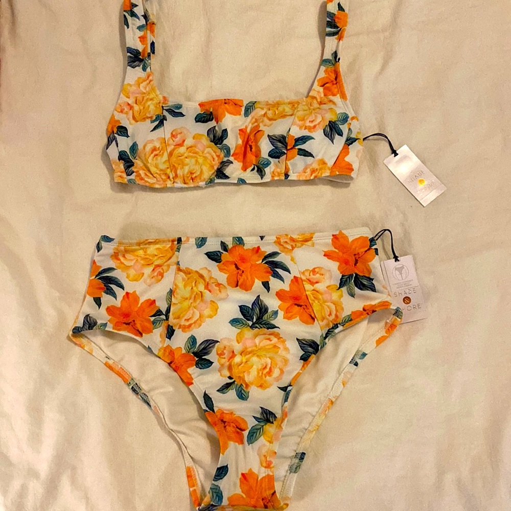 Beautiful, new with tags, shade and shore floral bikini